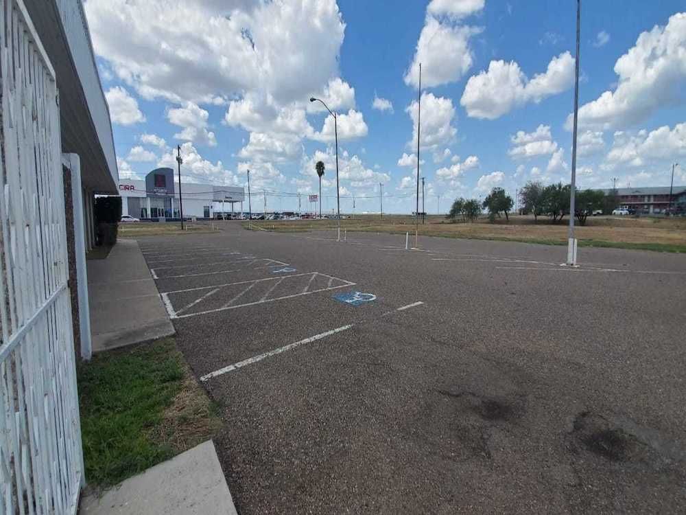 3801 Casa Blanca Rd, Laredo, TX 78041
